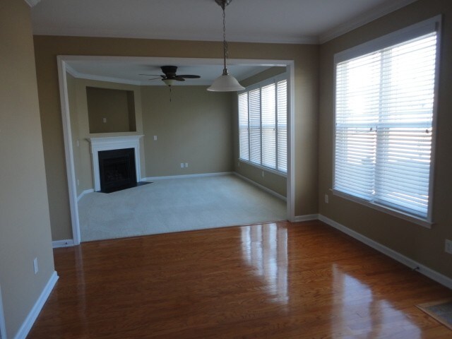 Building Photo - 317 Collinsworth Dr