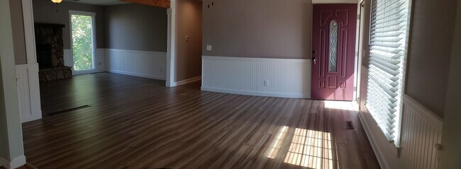 Foto del edificio - Home For Rent Bellevue.
