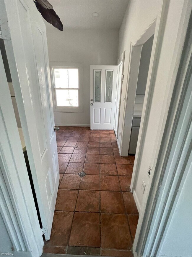 Foto del edificio - 3 br, 1 bath House - 49 South 9th Street