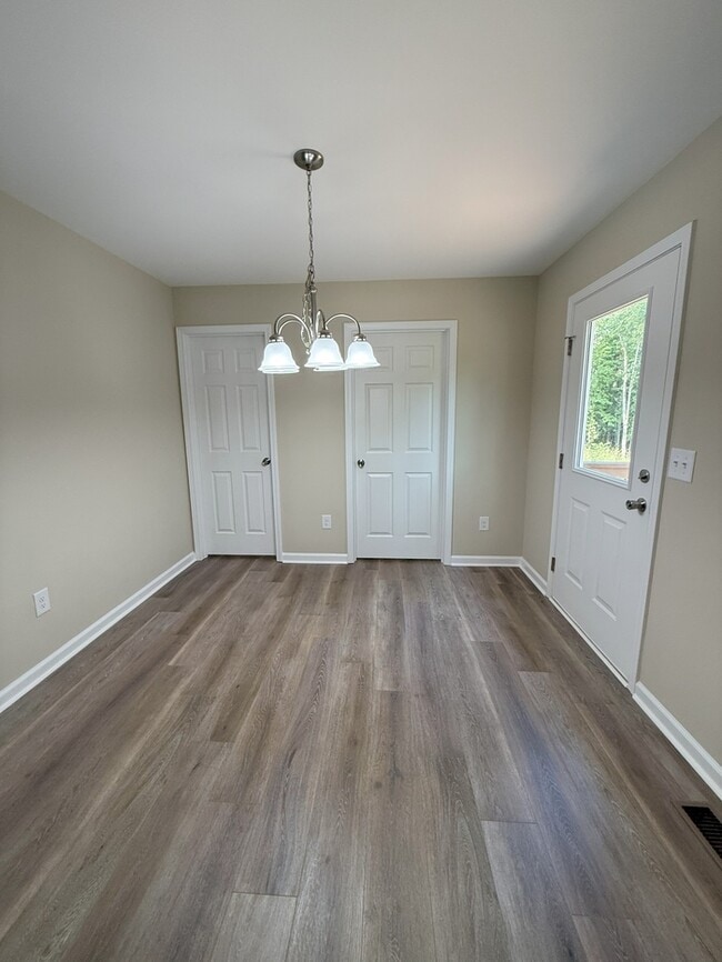 Building Photo - 153 Charlotte Cir