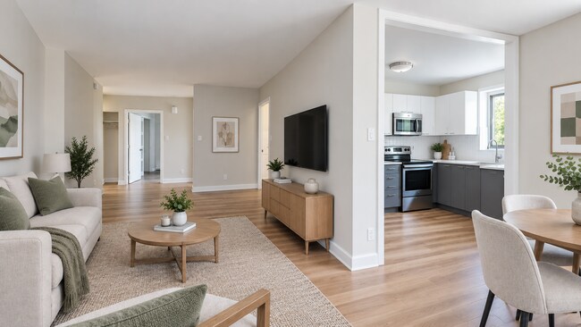 Building Photo - 2255 Saint-Mathieu