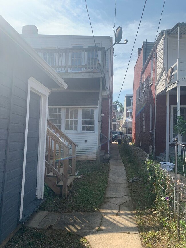 Foto del edificio - Available Now! 1st Floor 1 Bed/1Bath,Laund...