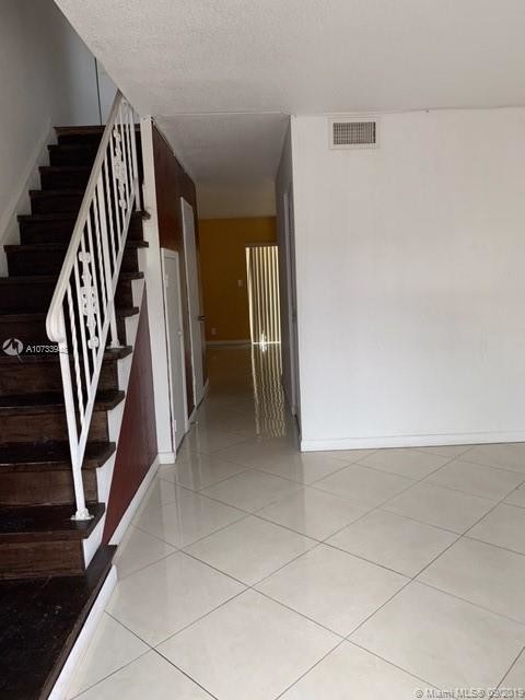 Foto principal - 6744 SW 40th St