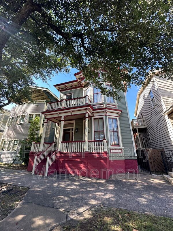 Building Photo - 124 E Henry St