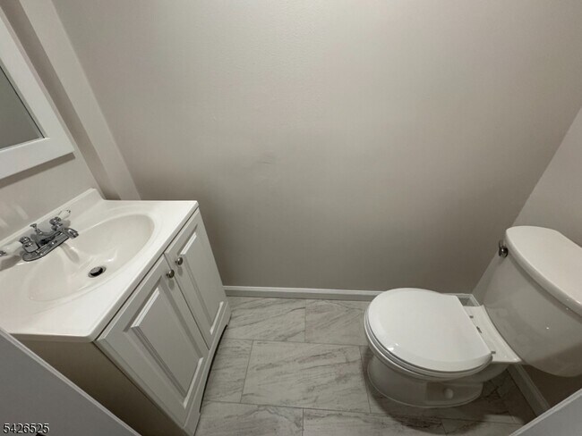 Foto del edificio - 87 Fairview Ave