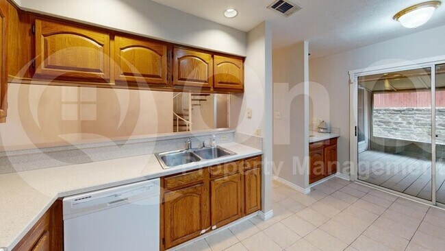 Building Photo - 9712 Summerwood Cir