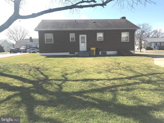 Building Photo - 1118 McHenry Dr