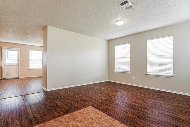 Building Photo - 604 Snowy Orchid Dr