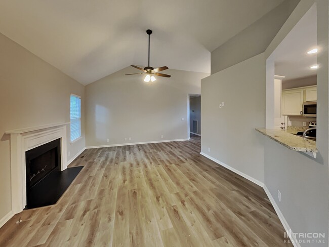 Building Photo - 832 Aimes Ct