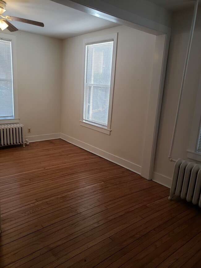 Building Photo - 7328 N Honore St