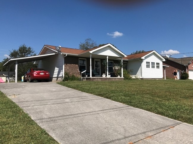 Building Photo - 202 S Cunningham Rd
