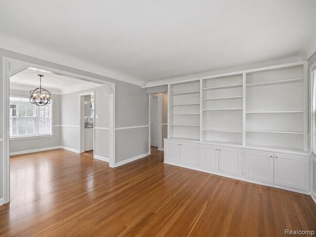 Foto del edificio - 1646 S Bates St