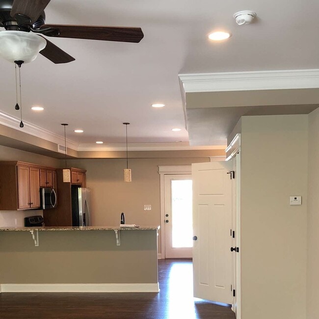 Building Photo - 215 Capstone Dr