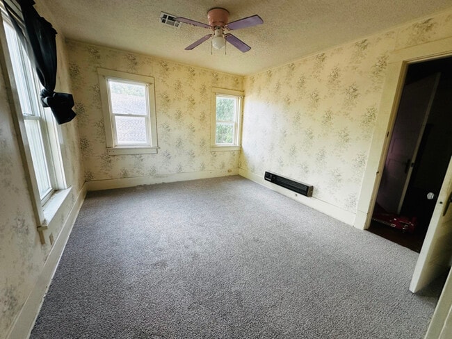 Foto del edificio - 615 NW Arlington Ave