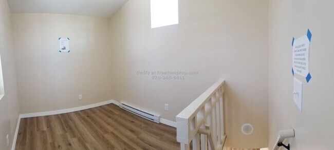 Building Photo - 303 Mountain View St