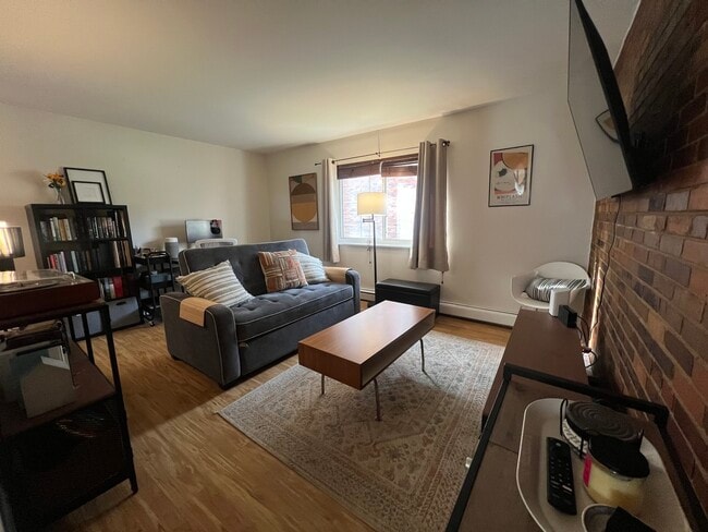 Foto del edificio - 481 Duane Terrace