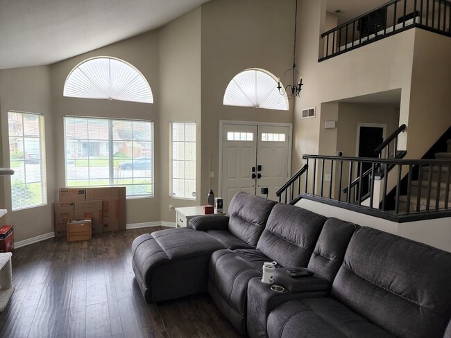 Building Photo - Two Story Murrieta 3 Bedroom + Loft - Incl...