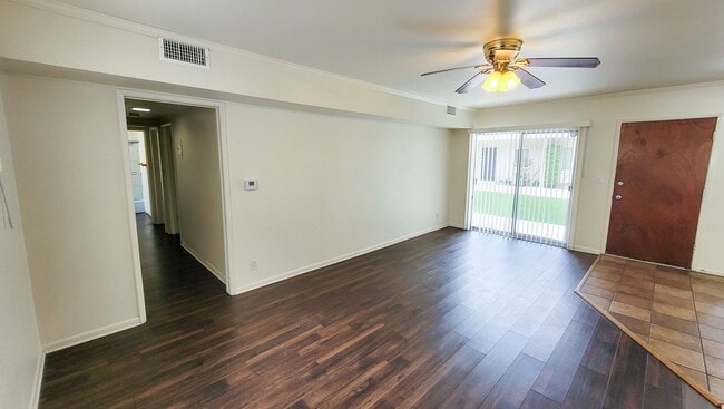 Foto del edificio - Downstairs 2 Bed 1 Bath with Carport and O...