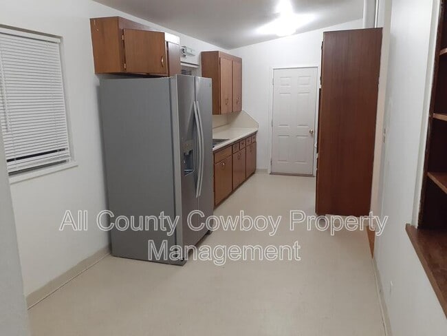 Building Photo - 707 S 23rd St