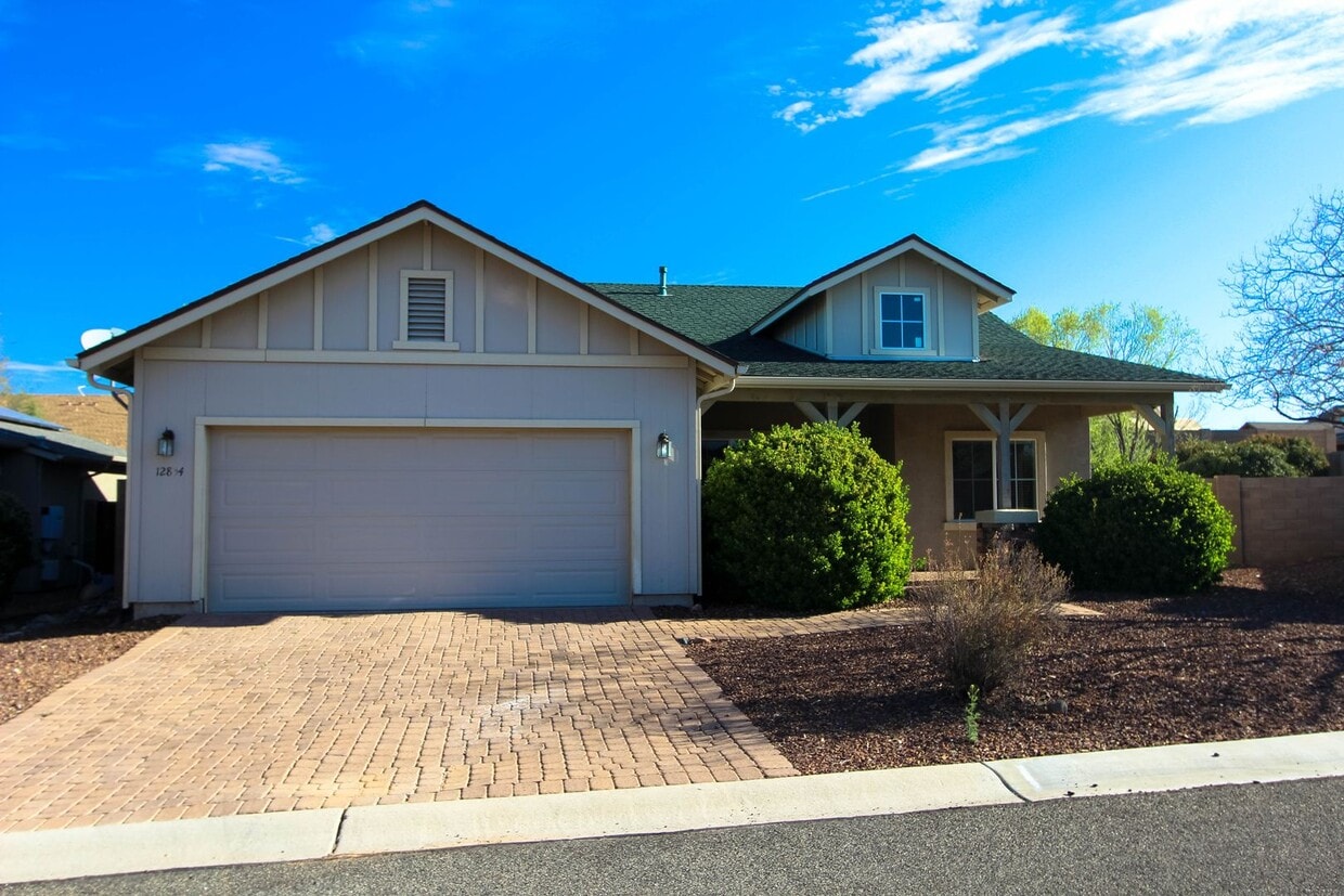 Primary Photo - Three Bedroom Quailwood Home