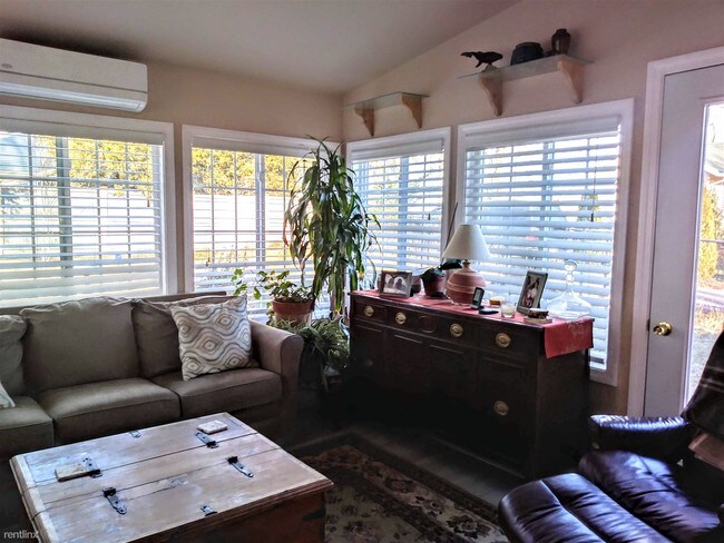 Building Photo - 2 br, 1 bath House - 97 Duck Cove Rd