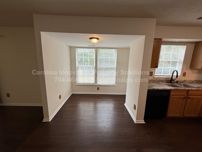 Foto del edificio - 10722 Roxbury Ct