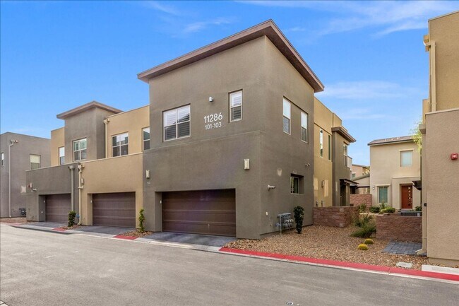 Building Photo - Luxurious, Modern, Completely Renovated 3 Bedroom Home In the Heart of Summerlin