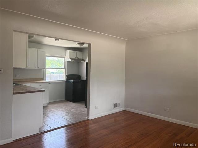 Building Photo - 556 Wolff St