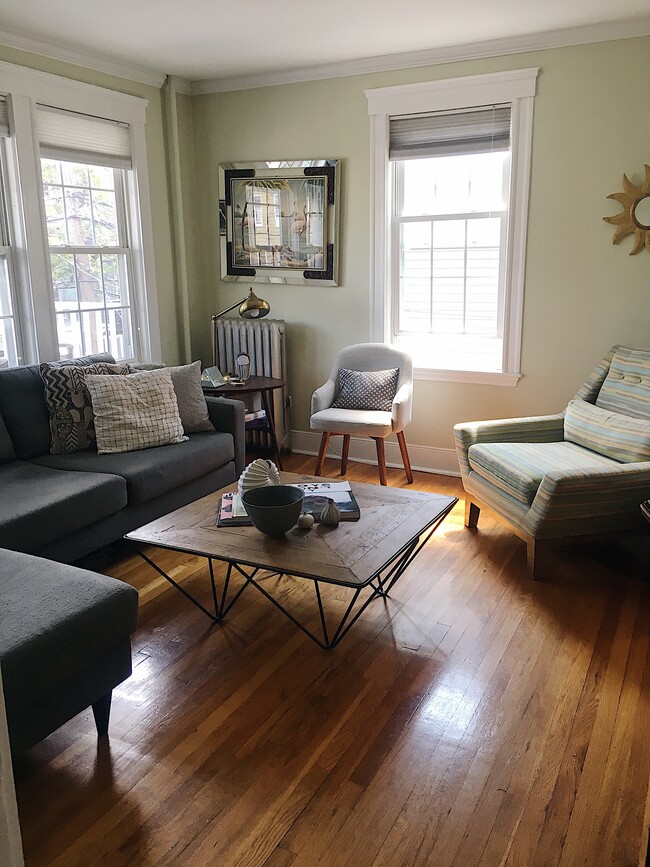 Building Photo - 52 Dimick St