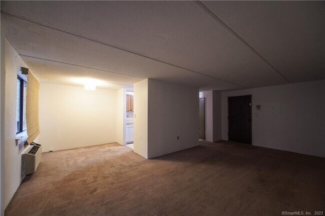 Building Photo - 126 Triangle St