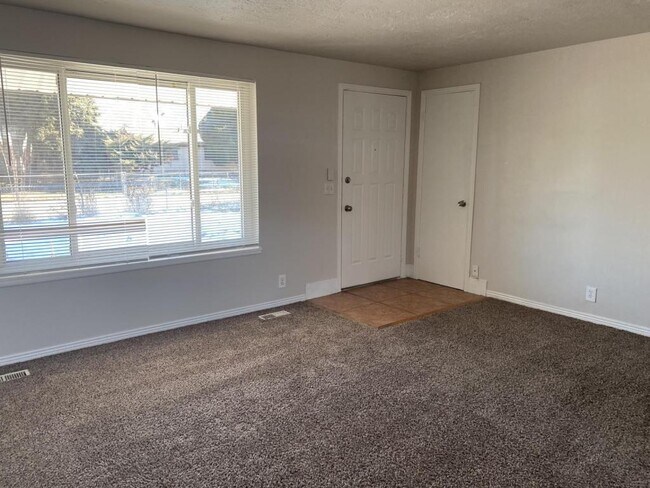 Building Photo - 3790 S 575 W