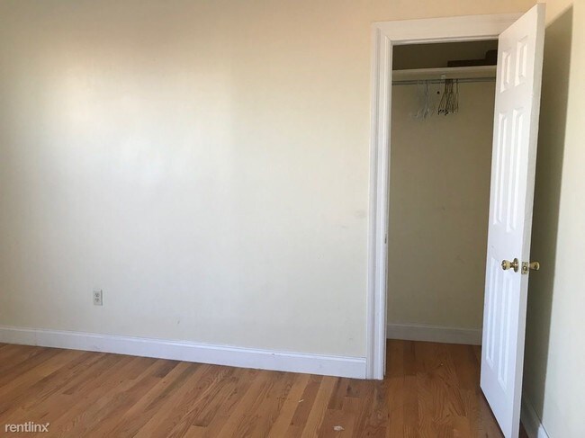 Building Photo - 221 Avenue F