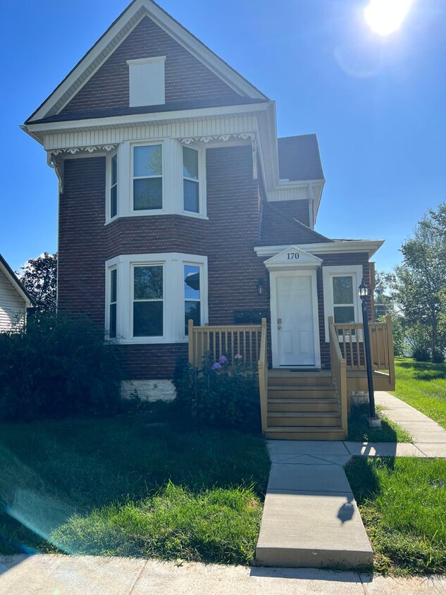 Primary Photo - Beautiful apartment in Bradley