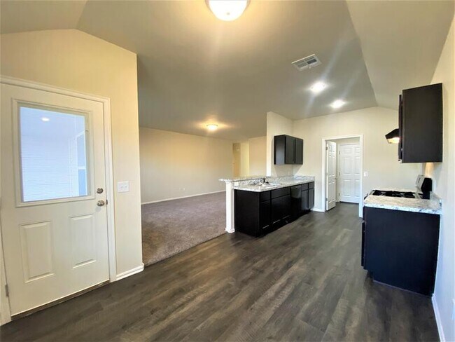 Foto del edificio - 839 Twin Lakes Dr