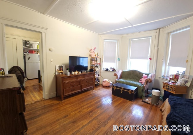 Building Photo - 1179 Boylston St