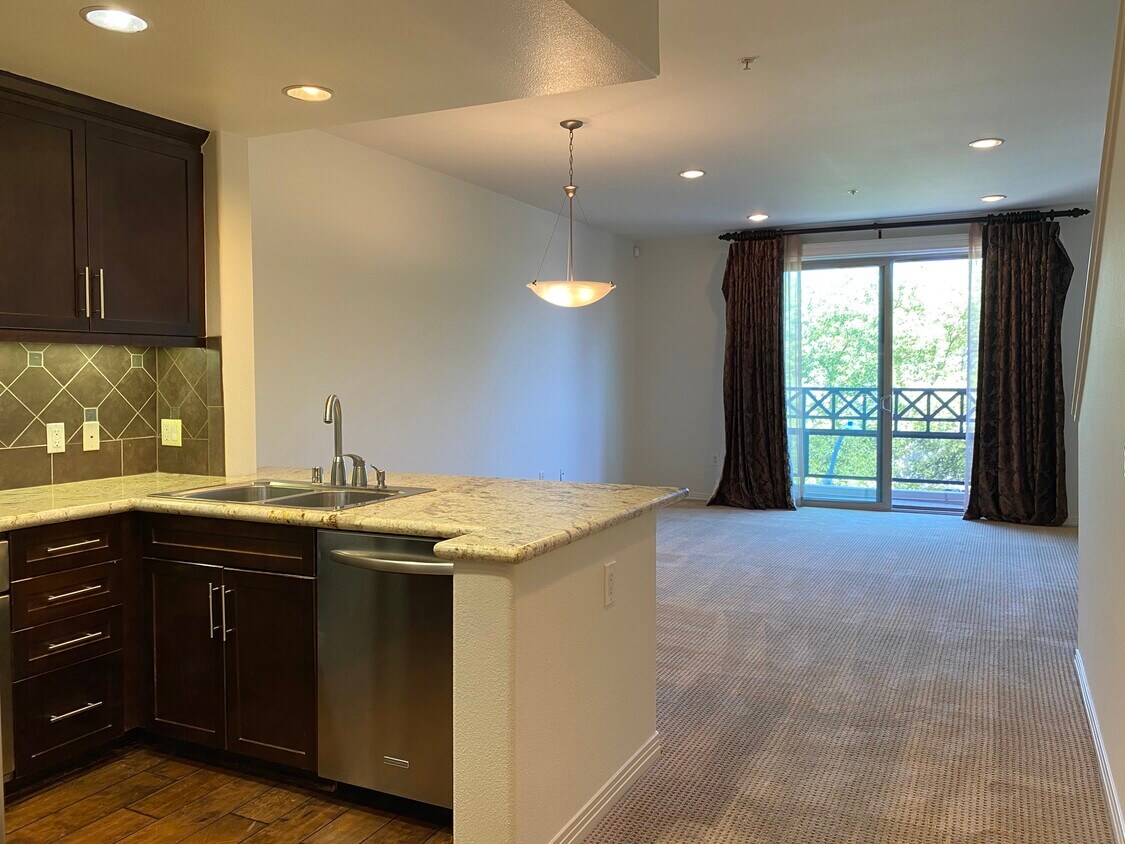 931 E Walnut St Unit 311, Pasadena, CA 91106 Condo for Rent in