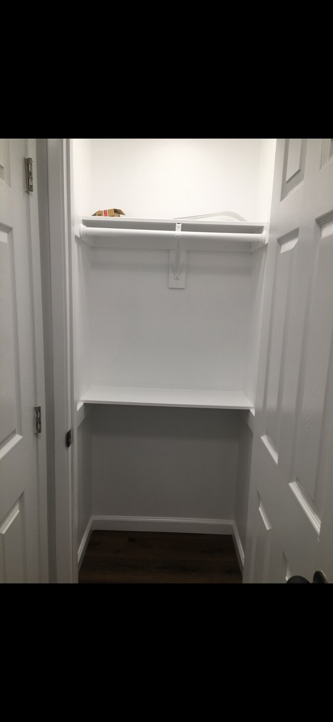Closet - 1756 N Alexandria Ave