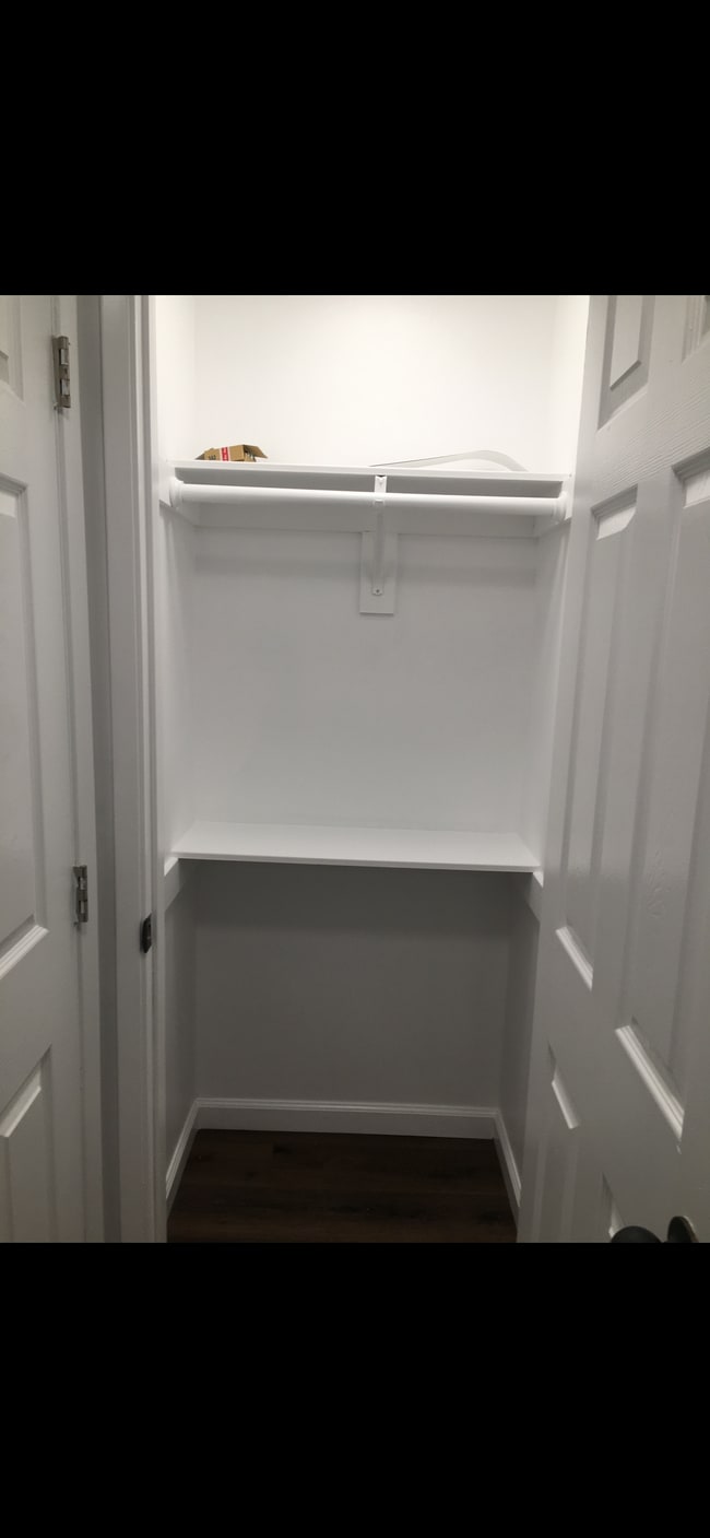 Closet - 1756 N Alexandria Ave