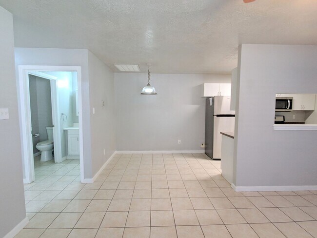 Building Photo - 5343 Cherie Crest Ct