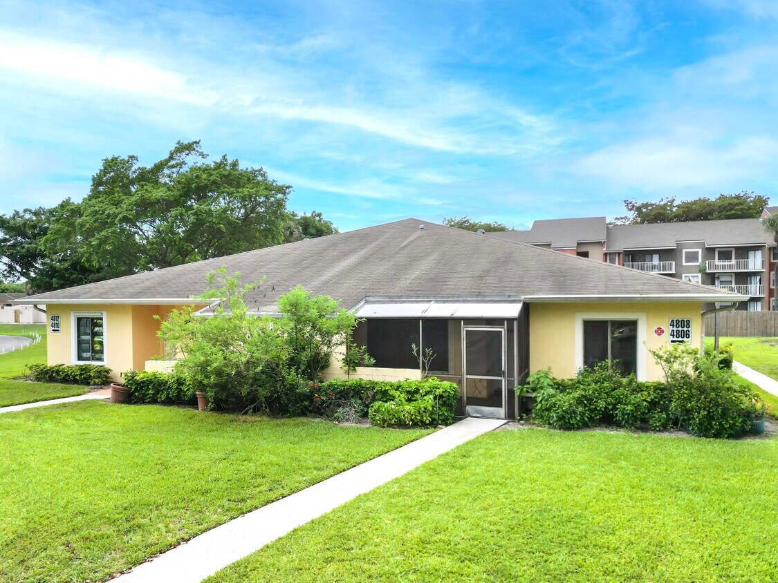 Foto principal - 4806 Cherry Rd