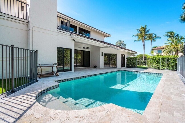 Foto del edificio - 2100 Queen Palm Rd