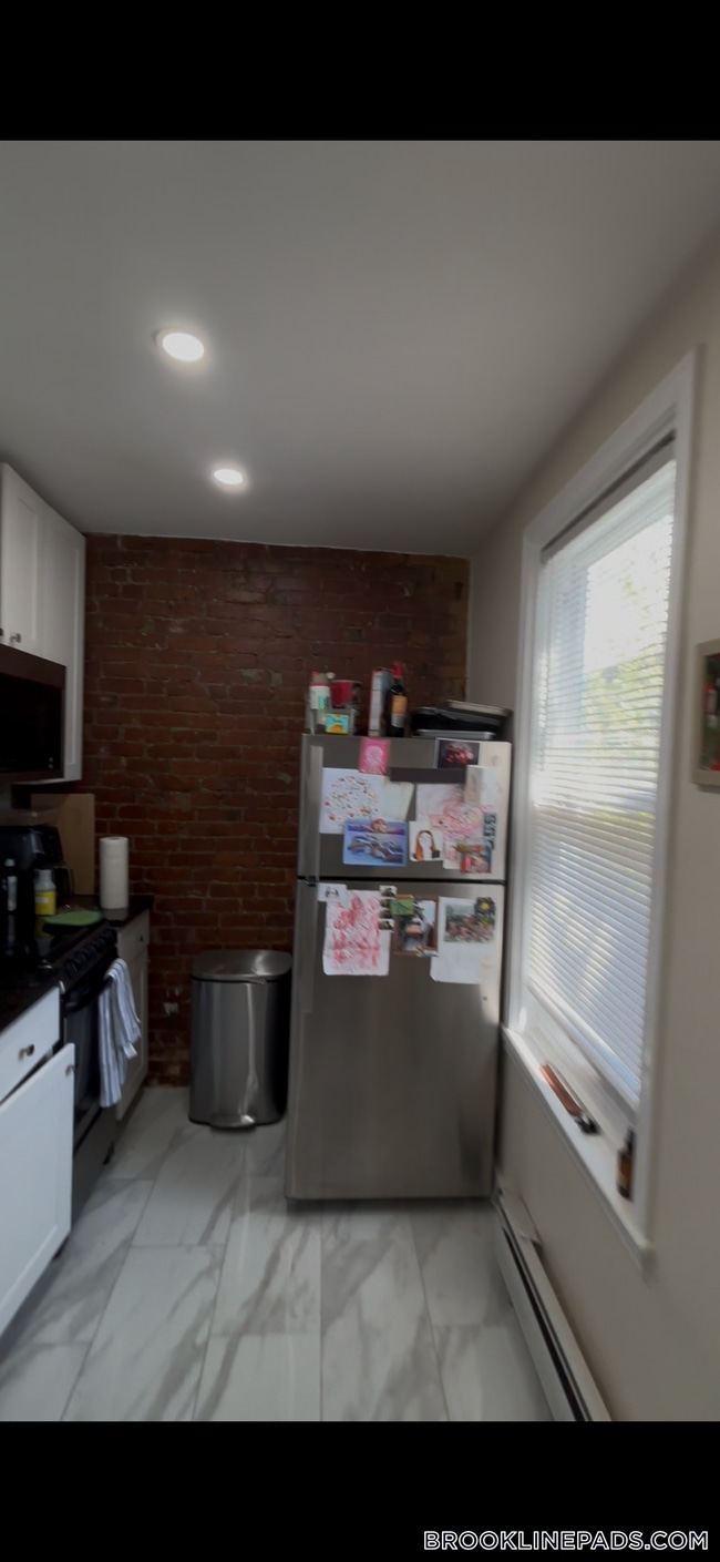 Building Photo - 47 Cameron St