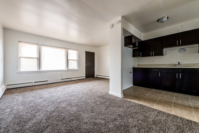 Foto del edificio - 2710 E 83rd Street