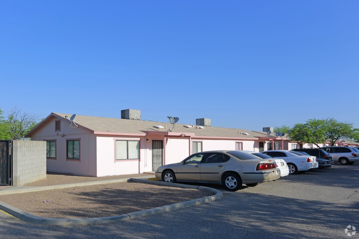 Primary Photo - 335 E Elvira St