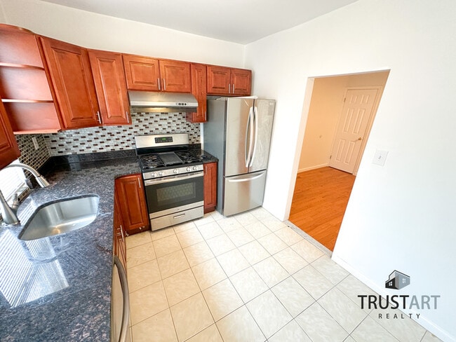 Building Photo - 3 bedroom house in Tacony