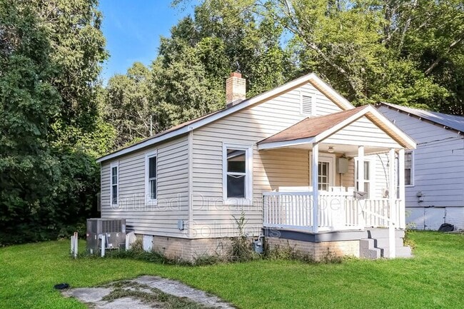 Building Photo - 1704 Lincoln Ave