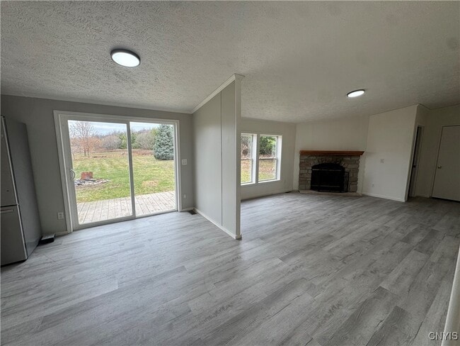 Foto del edificio - 4943 Forest Ave