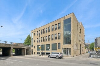 Building Photo - 1755 N Damen Ave