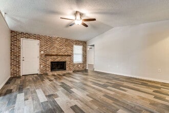 Building Photo - 632 Plainview Dr