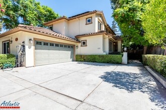 Building Photo - 265 Mariposa Ave
